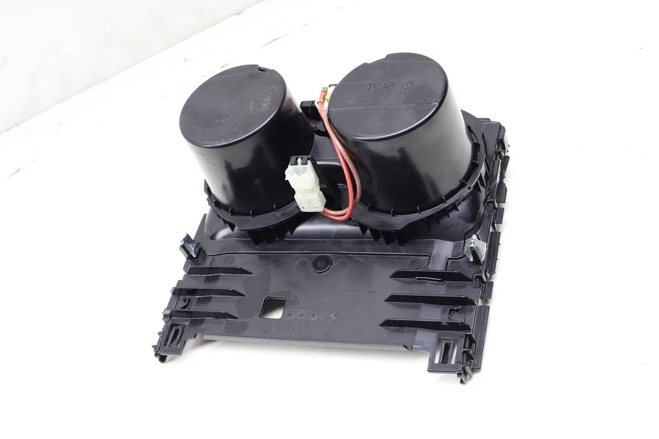 2015–2016 BMW 435I XDRIVE GRAN COUPE — держатель чашки на переднюю центральную консоль 9323675 - Изображение 3 из 4