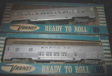 2 VINTAGE Varney HO Santa Fe Streamlined Passenger Cars-103 FULL DOME & #3400