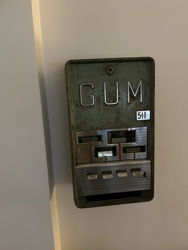Superior Mfg. Co. Vintage Wall-Mounted Candy Vending Machine 5¢ Green Metal