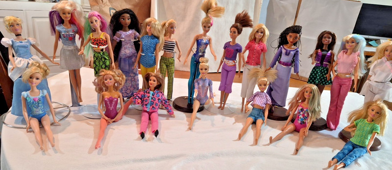 20 Barbie Doll lot, Glitter Sparkle Fairy Ballerina-Gowns, Shorts, Bathing, AA