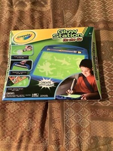 Crayola Glow Station On The Go. New.  Vintage 2009.