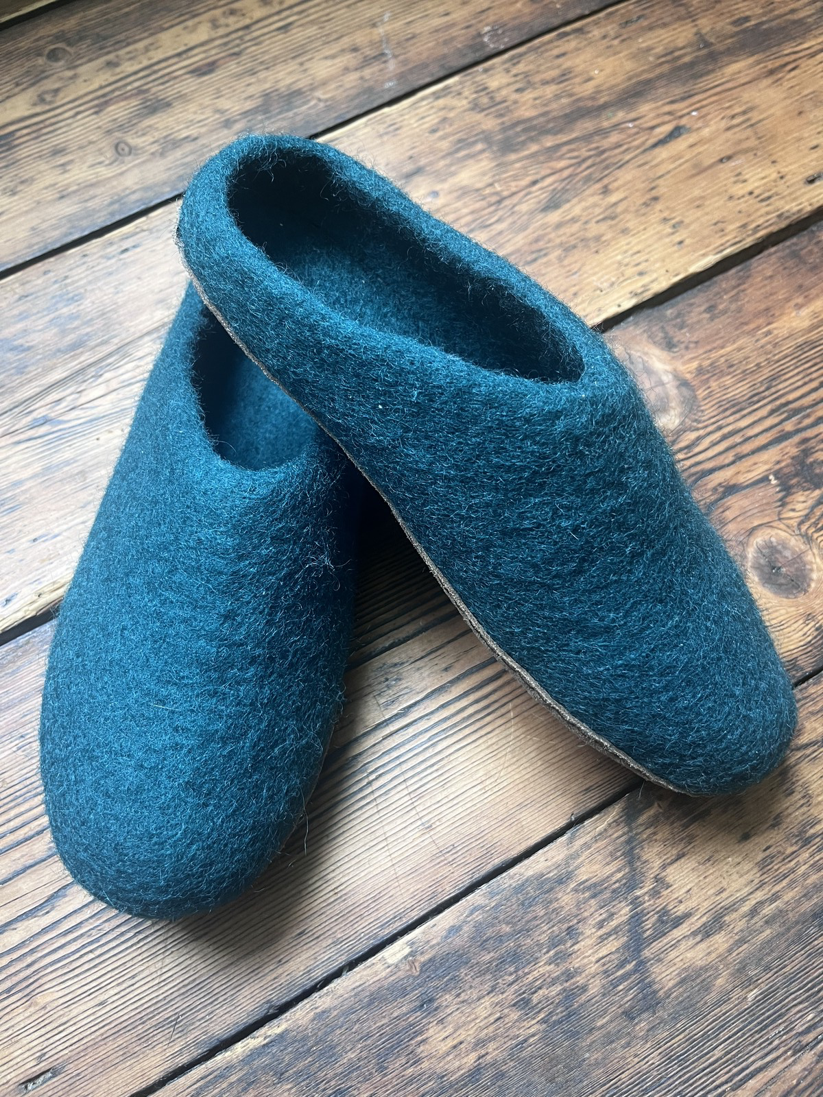 SAOLA Pantofole nuove con etichette Aura Que etiche in feltro suola in pelle di lana verde prezzo consigliato £ 45