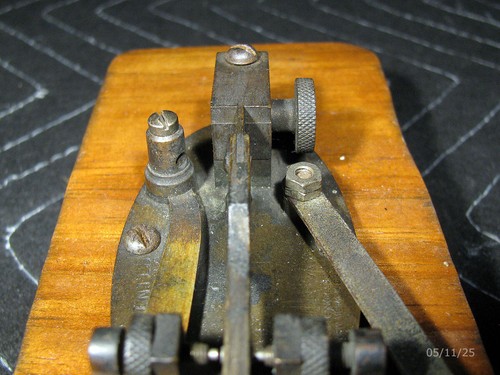J.H. Bunnell Cootie Key / Speed Key / Sideswiper With Heavy Metal/Wood Base - Zdjęcie 22 z 23