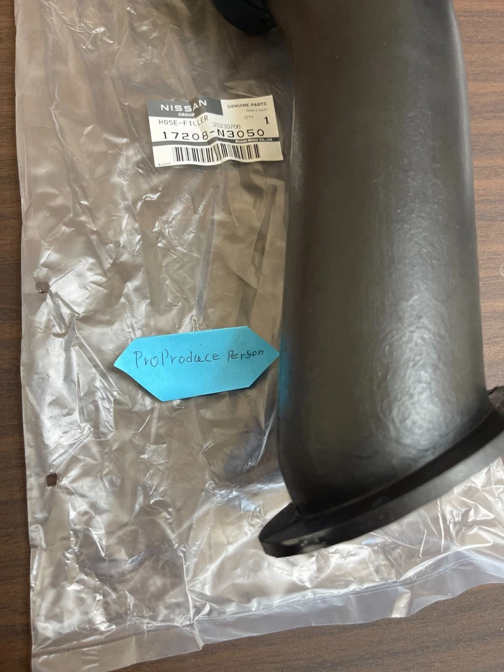 Nissan Genuine 1970-1974 Datsun 240Z Fuel Filler Hose Tube Pipe Japan New Foto 3 de 4