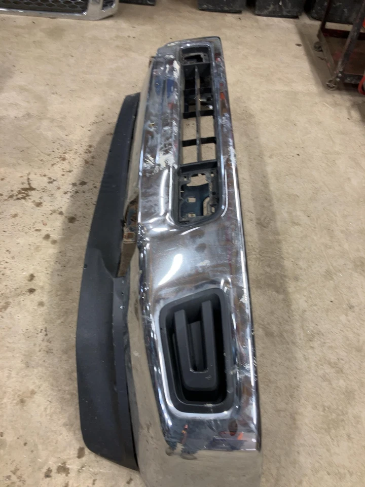 17 NISSAN TITAN XD Front Bumper Chrome W/o Fog Lamps (No shipping) - Изображение 2 из 4