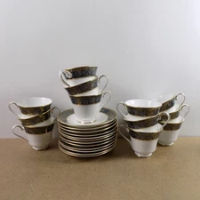 12 Royal Doulton Carlyle Cups & Saucers Fine Bone China England