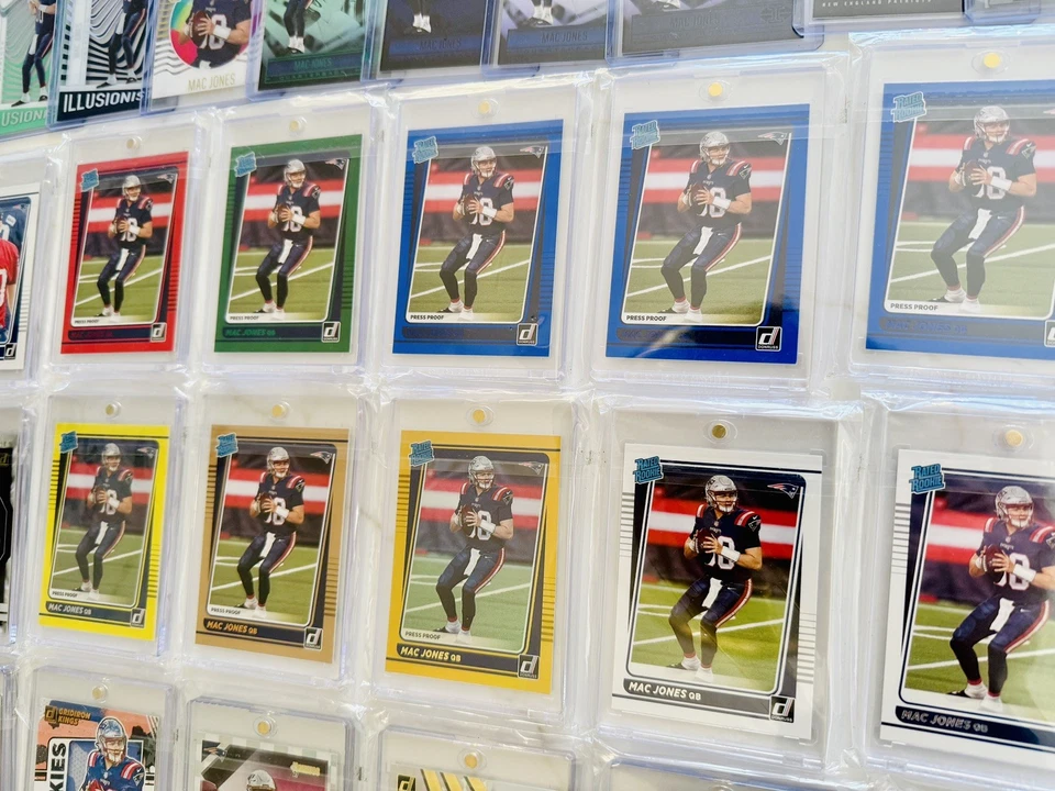 2021 Panini NFL MAC JONES ROOKIE LOT OF 92! INSERT RAINBOW OPTIC #'D SP MORE! - Image 3 of 4
