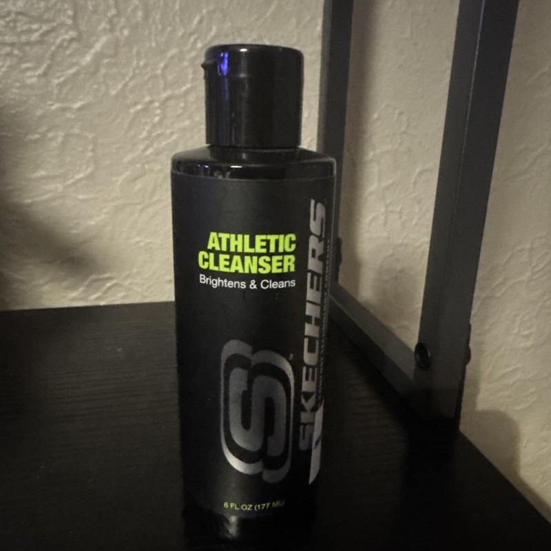 Skeecher Athletic Cleaner Brightens & Cleans