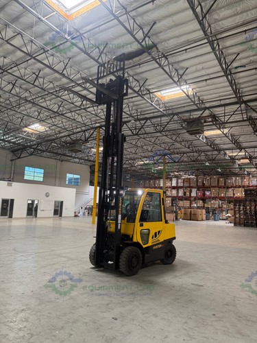 Hyster H90FT Forklift 9000 Lbs Capacity 3 Stage Mast w/ Heating and AC MFG 21