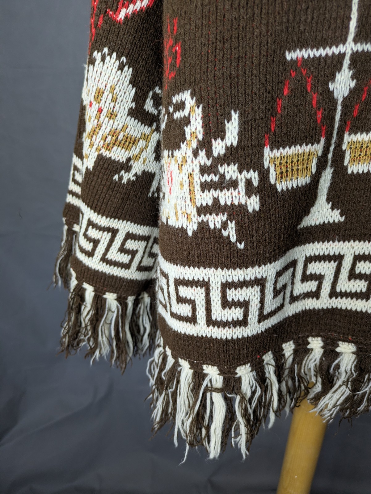 70s Astrology Zodiac Knit Poncho Cape – Carol Brent – Vintage Boho Fringe