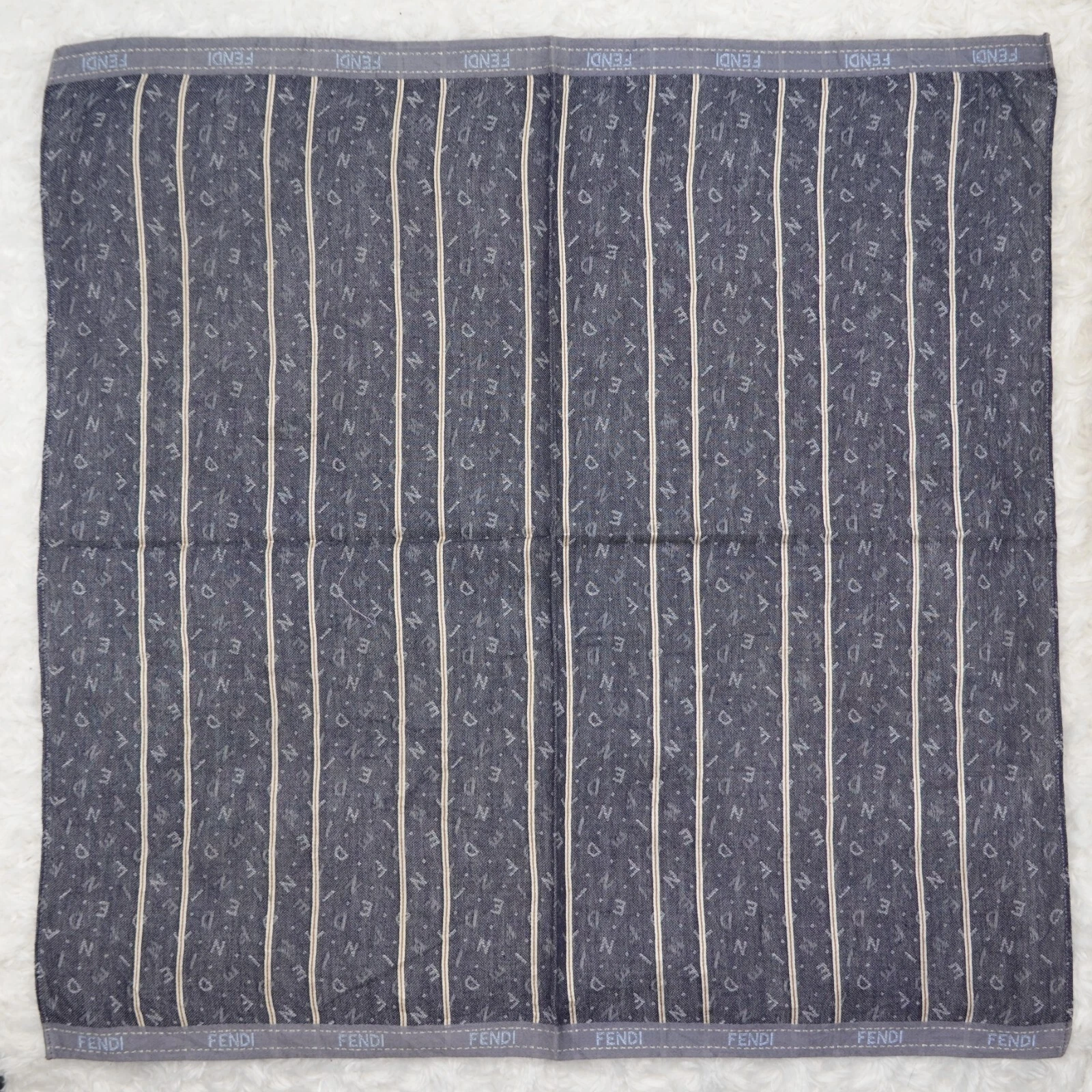Foulard foulard coton denim bleu Fendi poche carré 18