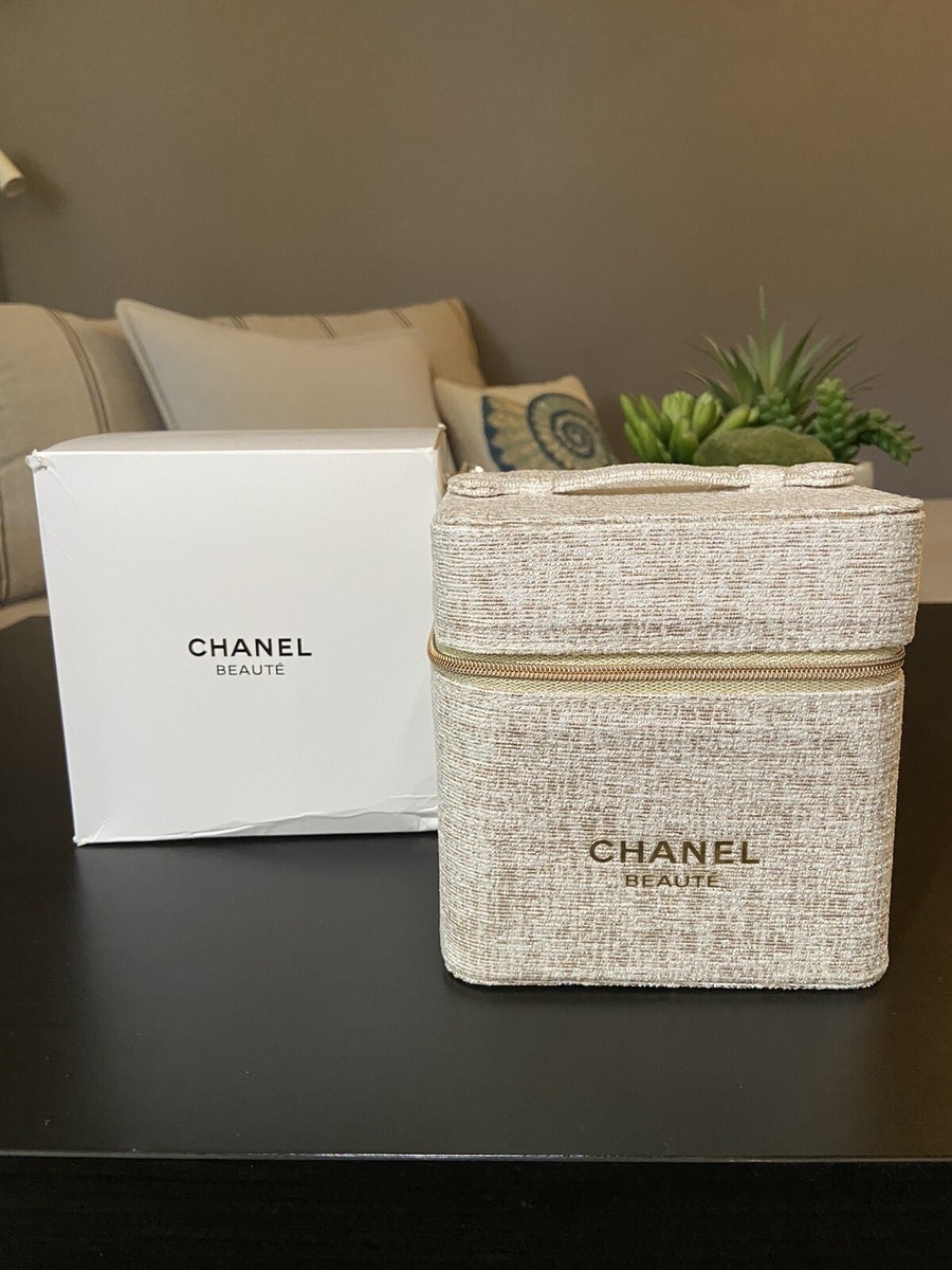 CHANEL beauty make box 非売品　大サイズ CHANEL beauty make box 非売品 大サイズ