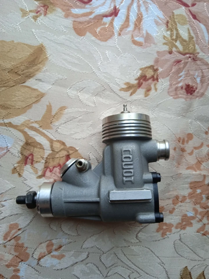 POSON 2.5 GLOW ENGINE - Image 2 of 4