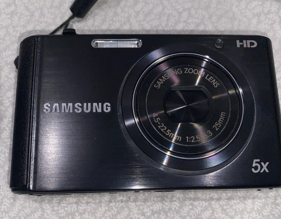 Samsung ST76 Ultra Compact Camera Black 16.1 MP With 1GB SD Card & Battery - Image 2 of 4