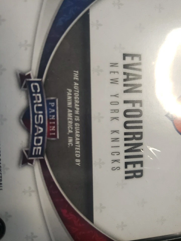 2021-22 Panini Chronicles- Apprentice Signatures Evan Fournier #APP-EVF Red (AU) - Image 3 of 3