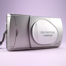 Olympus Digital Camera Camedia C-220 Zoom 2.1MP Silver Tested