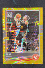 2020-21 Panini Donruss Optic Trae Young Gold Pulsar Prizm /10 #2 Hawks