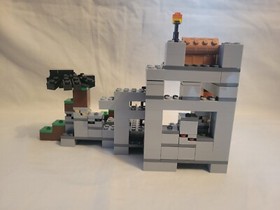 LEGO Minecraft #21113 The Cave (2014) Complete w Instructions 