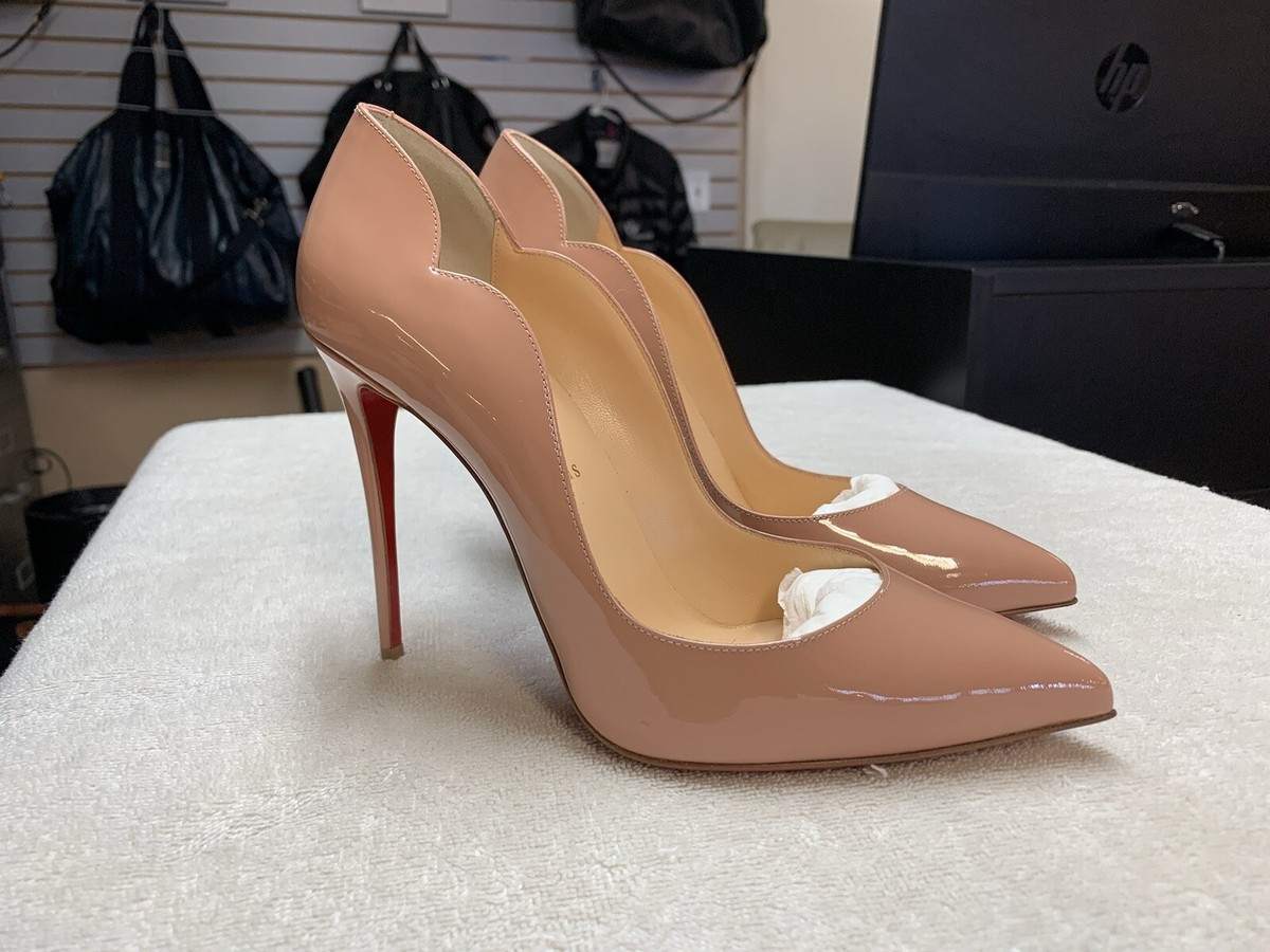 Christian Louboutin Hot Chick 100 Nude Patent Leather Pumps Heels Christian Louboutin Hot Chick 100 Nude Patent Leather Pumps Heels