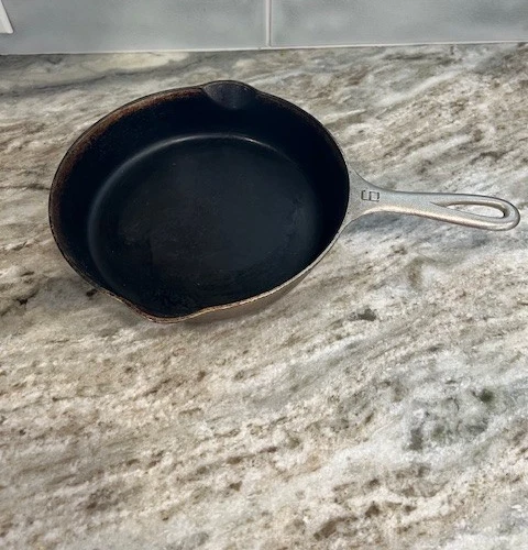 Vintage Griswold 695 C Cast Iron Double Spout Skillet Number 6 Large Logo