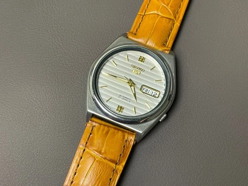 Vintage Seiko 5 Automatic 7019-8291 Dual Shade Dial 37mm Men's Watch