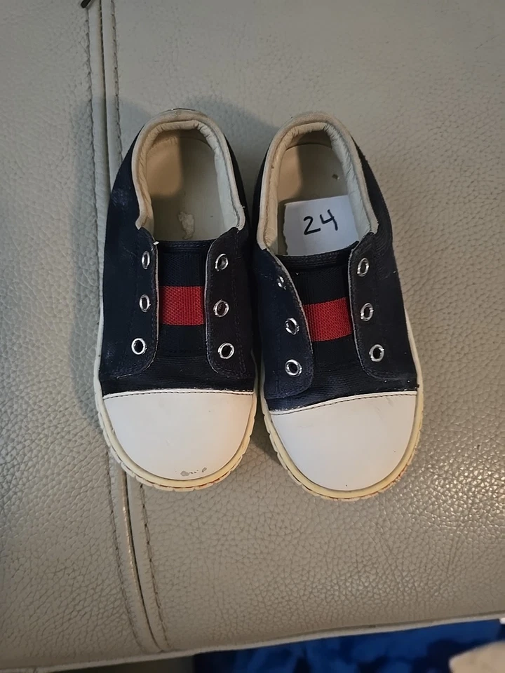 Tênis Gucci infantil tamanho 24 em estado usado - Imagem 4 de 4