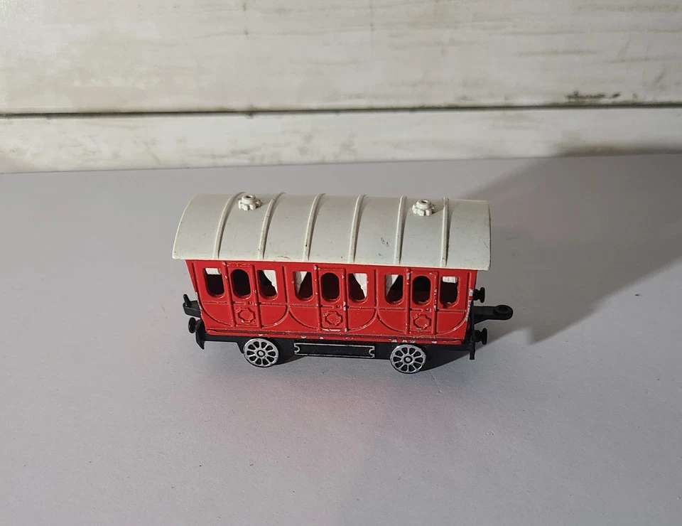 Vintage MAJORETTE Passenger Car Diecast France ECH 1/87 - Image 2 of 4