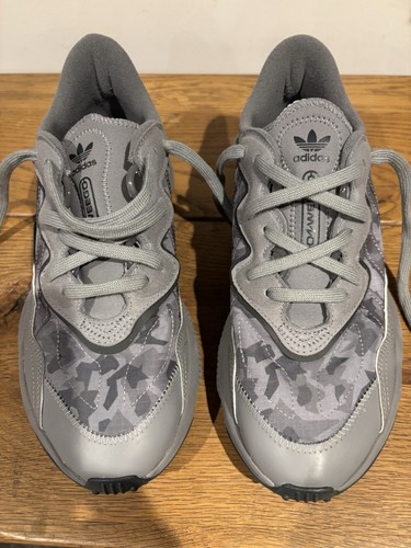 Size 8- adidas Ozweego - Picture 1 of 17