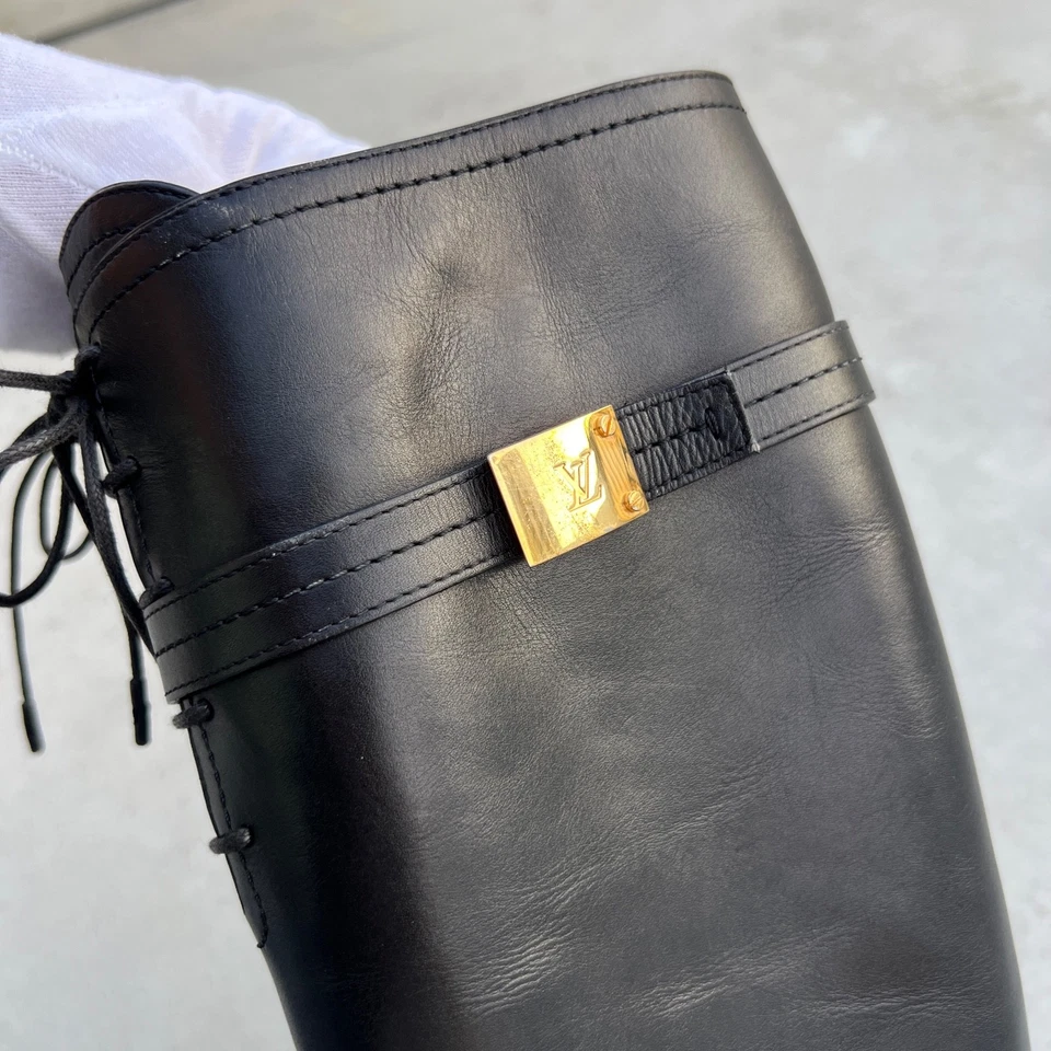 Louis Vuitton | Auténticas botas de montar vintage de cuero negro de tacón largo LV (35) Foto 4 de 4