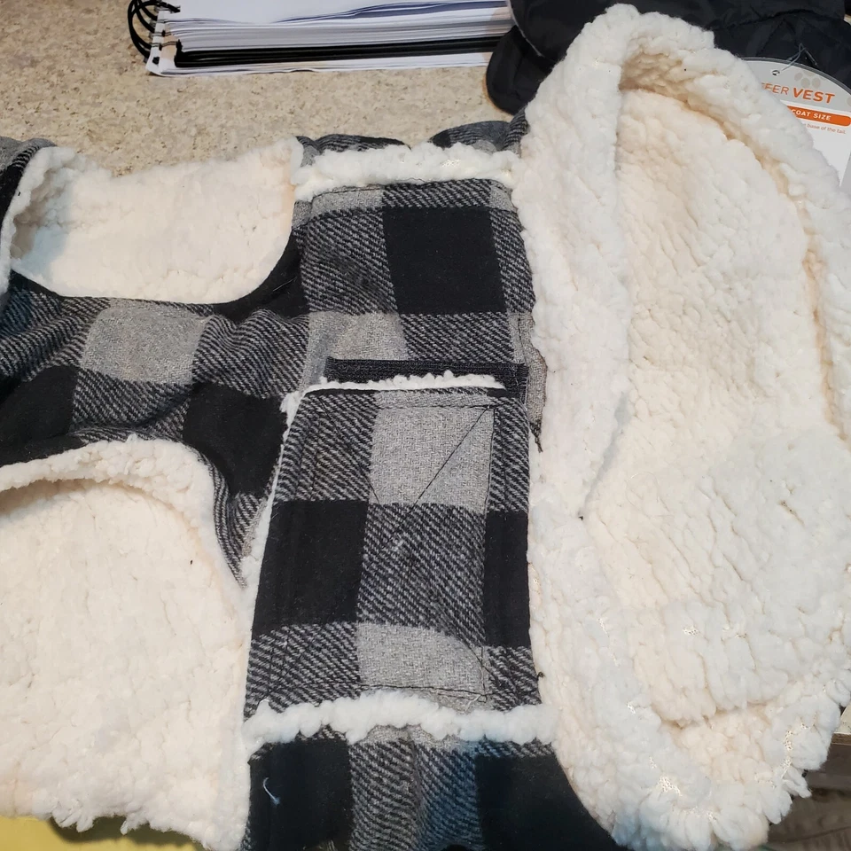 NWOT HOTEL DOGGY SIZE MEDIUM MELTON GREY BUFFALO CHECK SHERPA DOG VEST COAT - Image 3 of 4