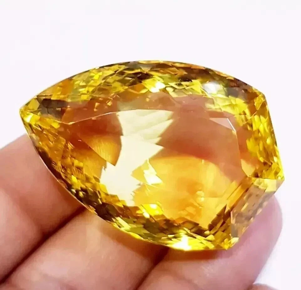 Fancy Cut Big Size 190+ Ct Yellow Topaz Loose Yellow Color For Pendent Gemstone - Image 3 of 4