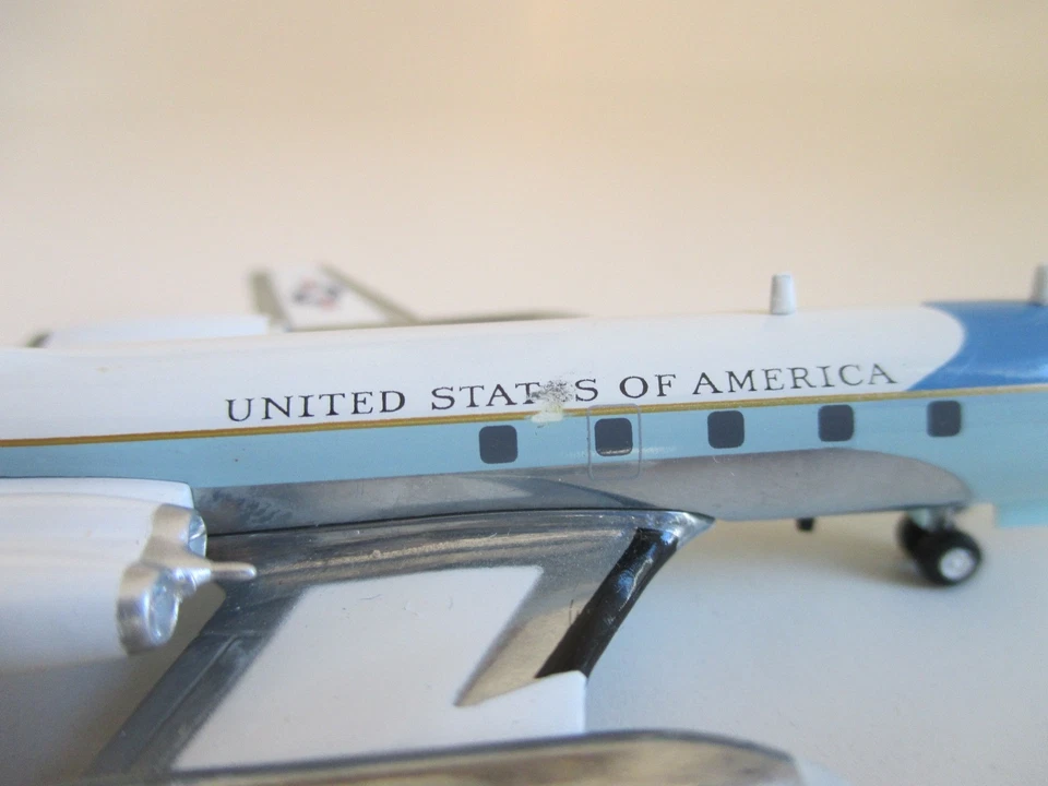 1/200 diecast metal : Lockheed VC-140B Jetstar - Photo 4/4