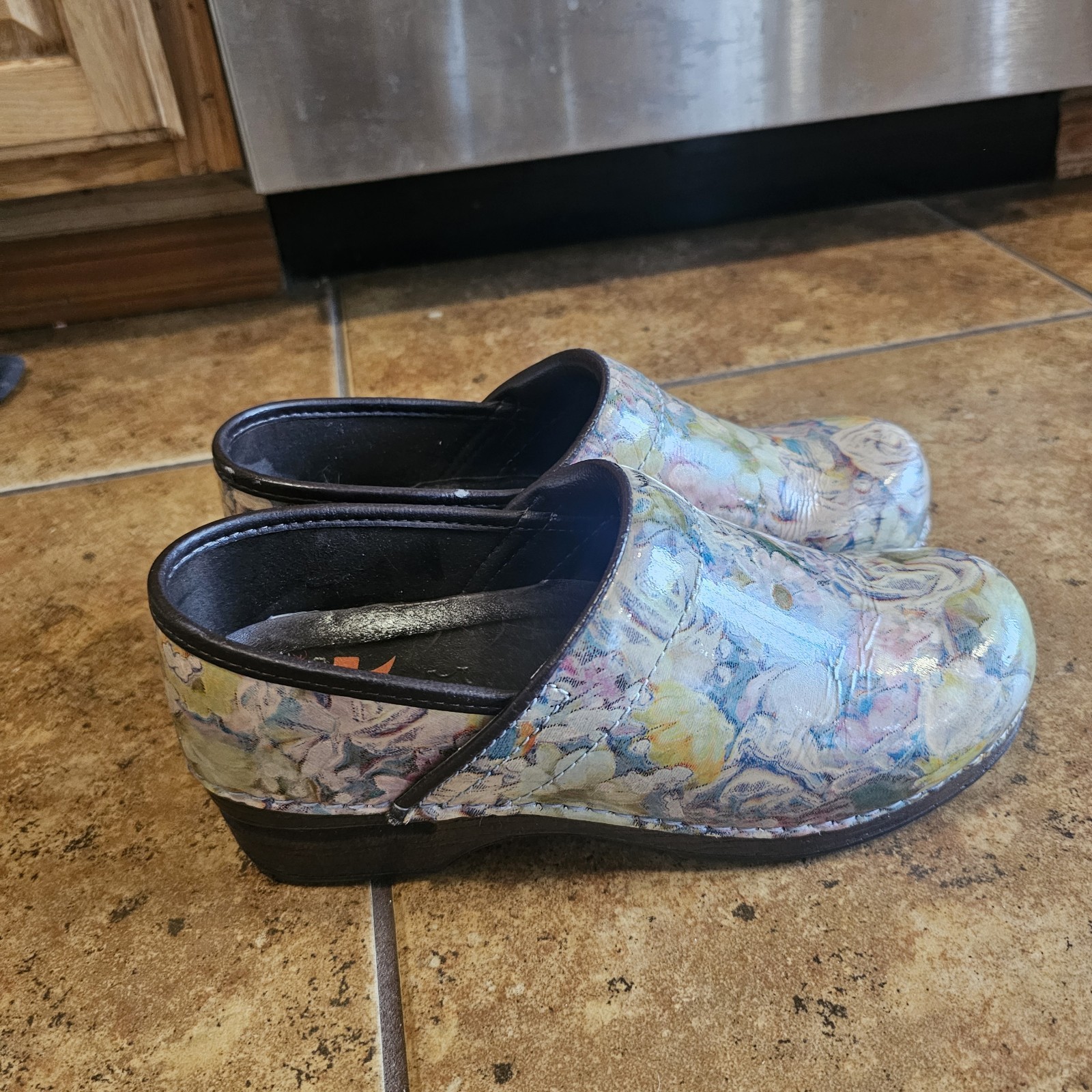Dansko XP Clogs Floral Watercolor Print Size 39 Womens Multicolor Slip Resistant
