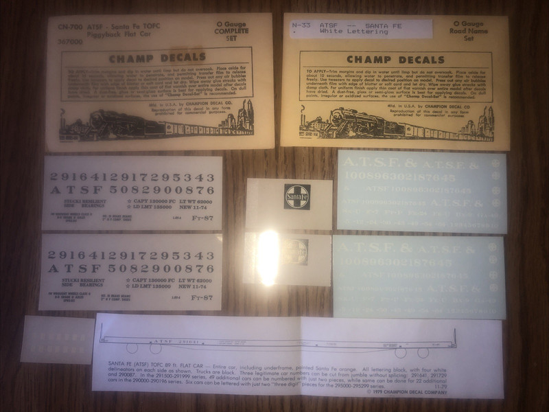 O Scale ATSF Champ Santa Fe piggy back CN-700 & Santa Fe white lettering N-33