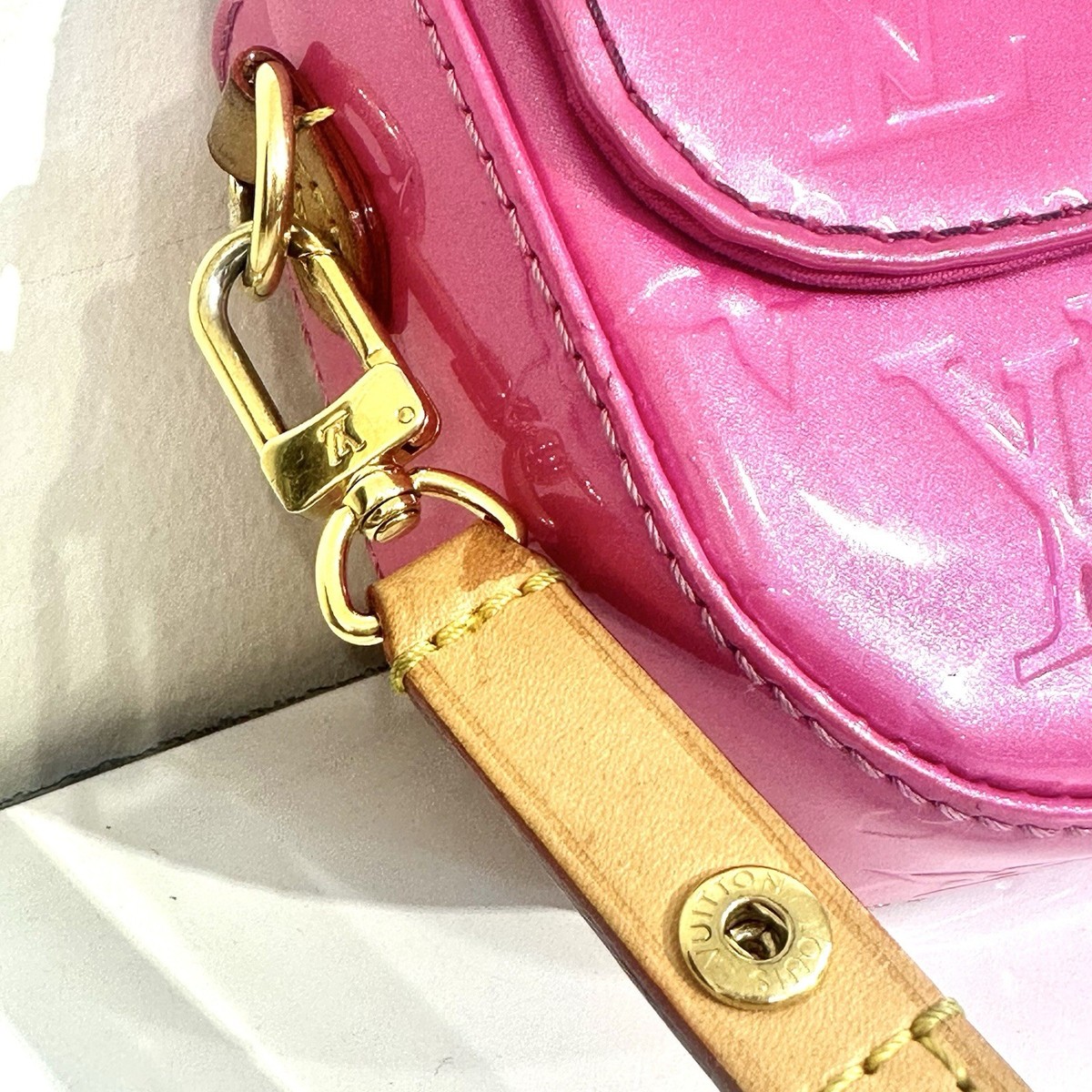 2024 Louis Vuitton M82994 Monogram Vernis Malibu Pochette