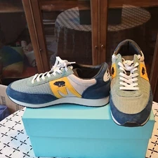 Karhu Albatross 82 Reflecting Pond and Daylily Color 