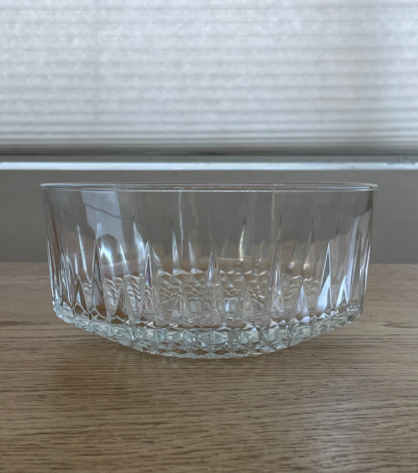 Cuenco de cristal decorativo vintage Arcoroc hecho en Francia Foto 2 de 4