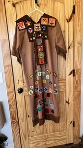 Vintage 1970’s Camp Fire Girls Dress Ceremonial Indian Beadwork Patches And Pins