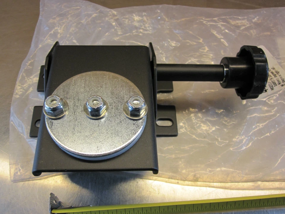 Gamber Johnson Universal Tilt-Swivel Motion Attachment - 90 Deg Tilt/60deg L&R - Image 3 of 4