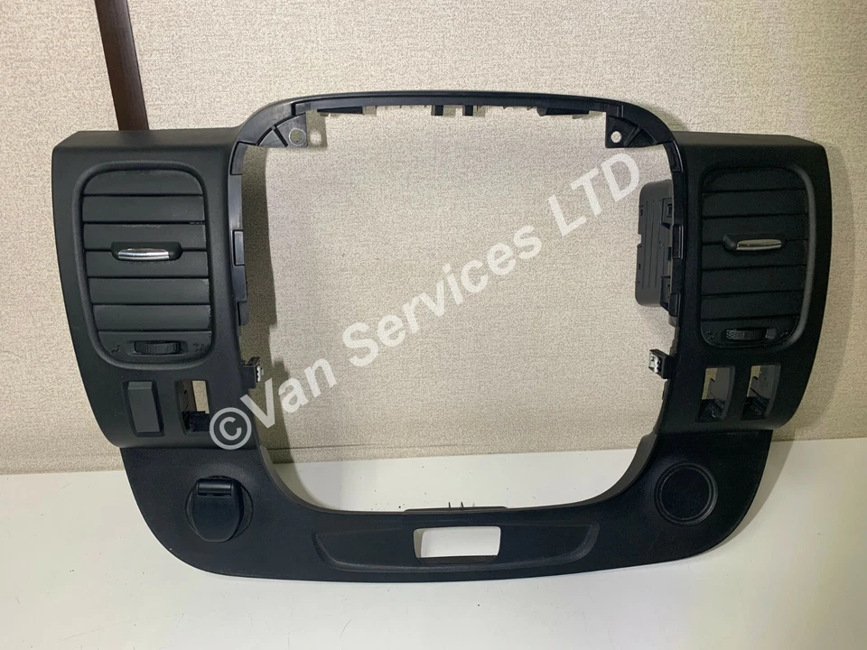 Genuine Vivaro Trafic NV300 Stereo Surround with Air Vents - Fits 2014-18 - Image 3 of 4
