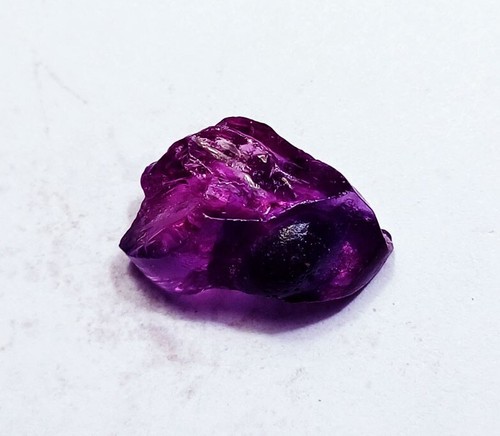 21,10 ct violetter Taaffeit ungeschliffen grob zertifiziert loser Edelstein mit kostenlosem Geschenk - Bild 6 von 7