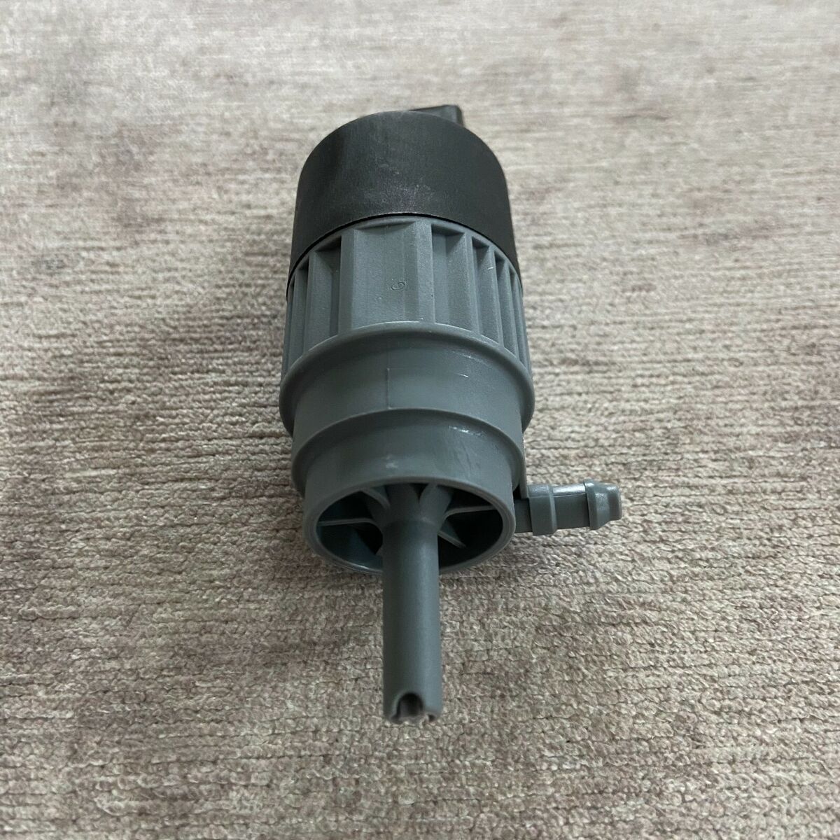 JAGUAR XJ XFR XFR-S XFR WASHER PUMP C2D10540 6M21- 13K082-AB JAGUAR XJ XFR XFR-S XFR WASHER PUMP C2D10540 6M21- 13K082-AB