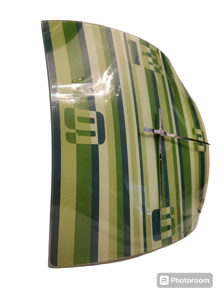 Reloj NeXtime Debora Jedwab, Estilo Retro 13.5" x 13.5" Cristal Foto 2 de 4