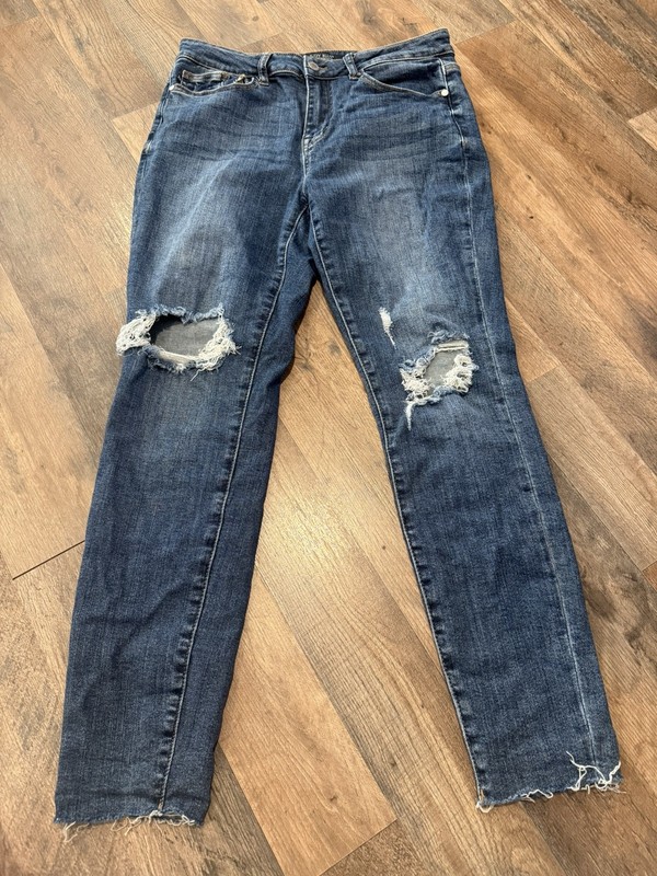 Judy Blue Skinny Fit Jeans JB8877 Woman’s 7/28 Distressed Raw Hem Stretch Denim