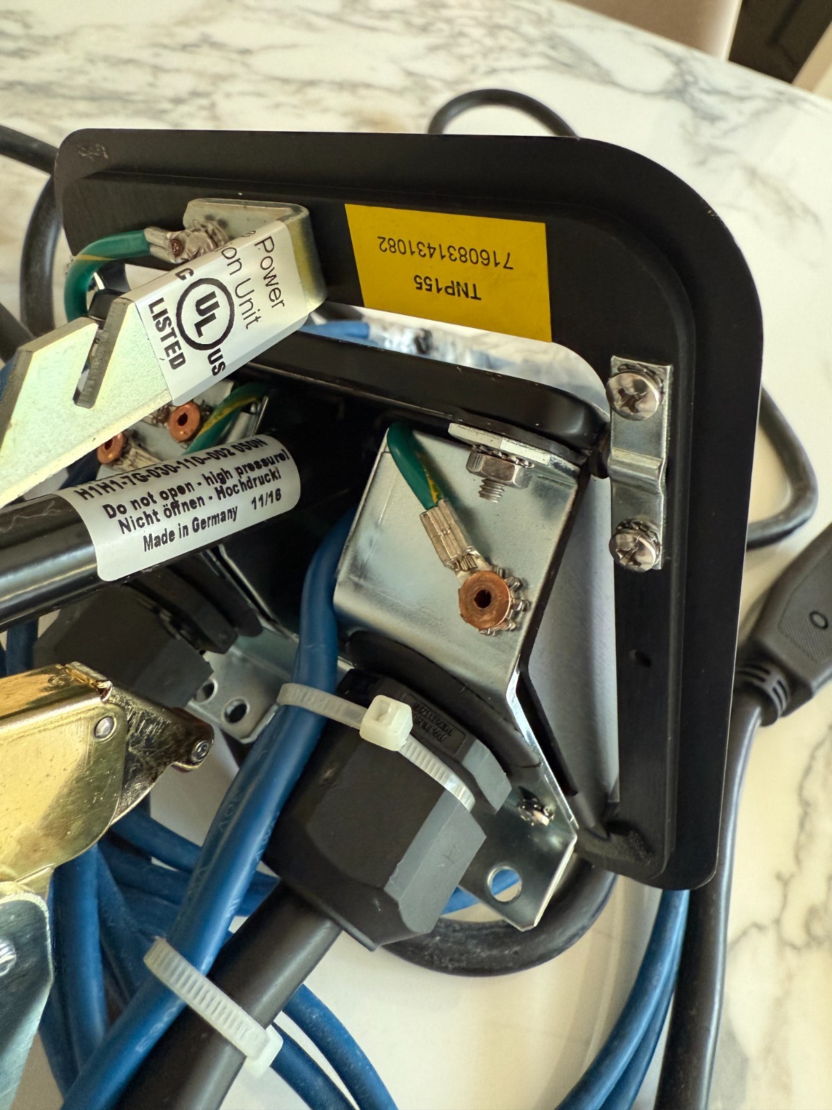 NEW Altinex Tilt N Plug Jr Tabletop Outlet + USB Charging Box - TNP155