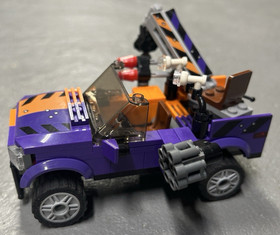 Lego - 6864 - Batmobile and the Two-Face Chase - 100% Complete w/minifigures