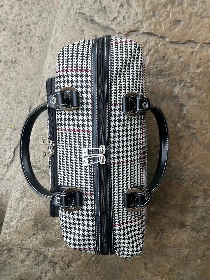 Equipaje de viaje London Fog Oxford bolsa de cabina pata de gallo preppy negro rojo Foto 2 de 4