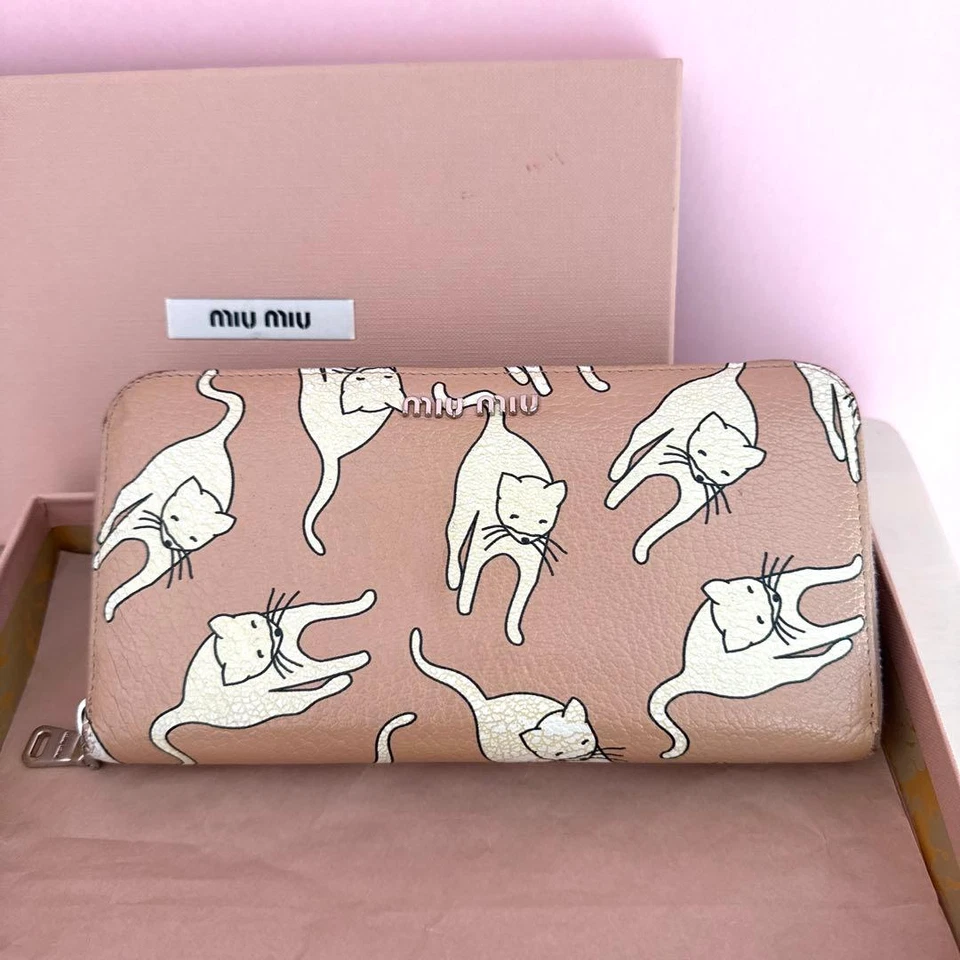 Carteira longa Miu Miu com zíper couro rosa estampa de gato Madras com caixa - Imagem 2 de 4