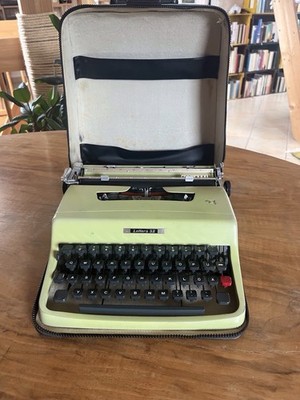 Olivetti Lettera 32 Schreibmaschine