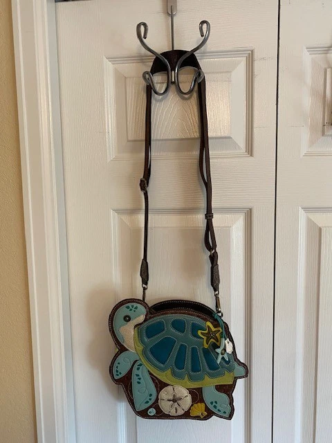 BOLSO BANDOLERA CHALA SEA TURTLE NOVEDAD - RANURAS PARA TARJETAS DE CRÉDITO RFID - AZUL Y VERDE Foto 2 de 4